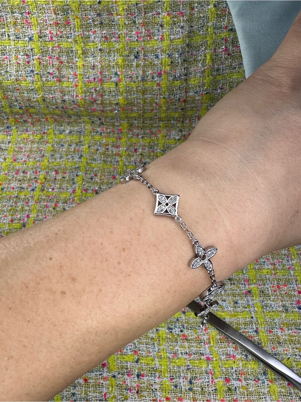 AA great Silver Monogram Blossom Bracelet - Silver
